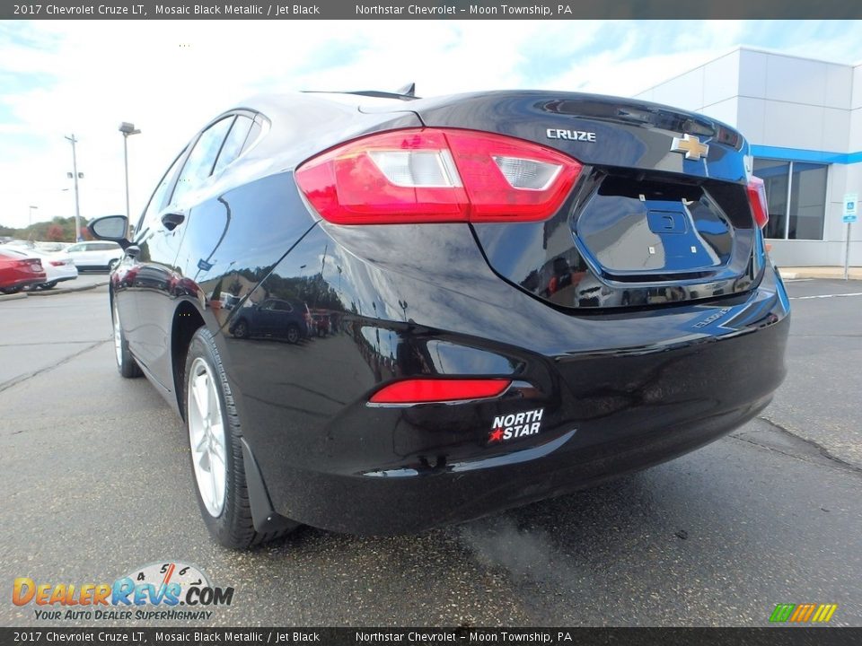 2017 Chevrolet Cruze LT Mosaic Black Metallic / Jet Black Photo #5