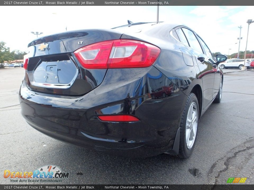 2017 Chevrolet Cruze LT Mosaic Black Metallic / Jet Black Photo #8