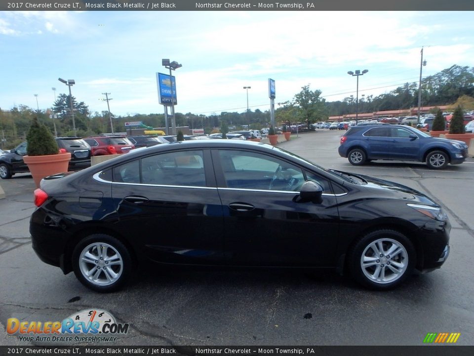 2017 Chevrolet Cruze LT Mosaic Black Metallic / Jet Black Photo #10