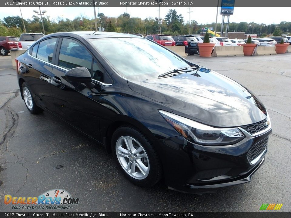 2017 Chevrolet Cruze LT Mosaic Black Metallic / Jet Black Photo #11