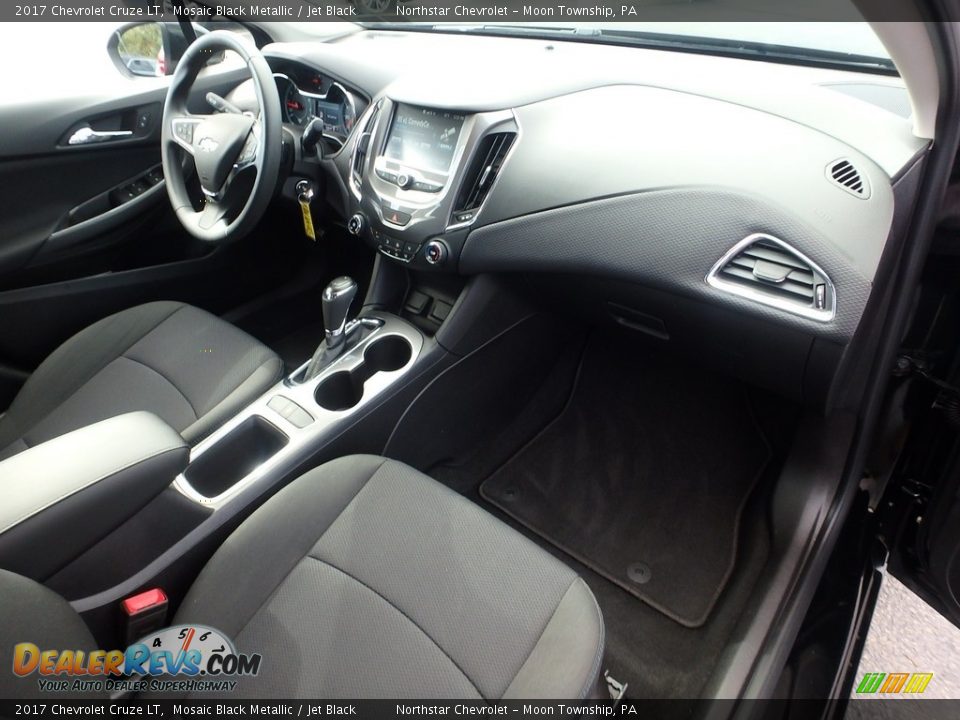 2017 Chevrolet Cruze LT Mosaic Black Metallic / Jet Black Photo #16