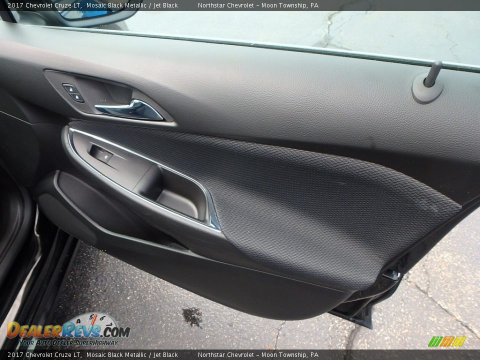 2017 Chevrolet Cruze LT Mosaic Black Metallic / Jet Black Photo #17