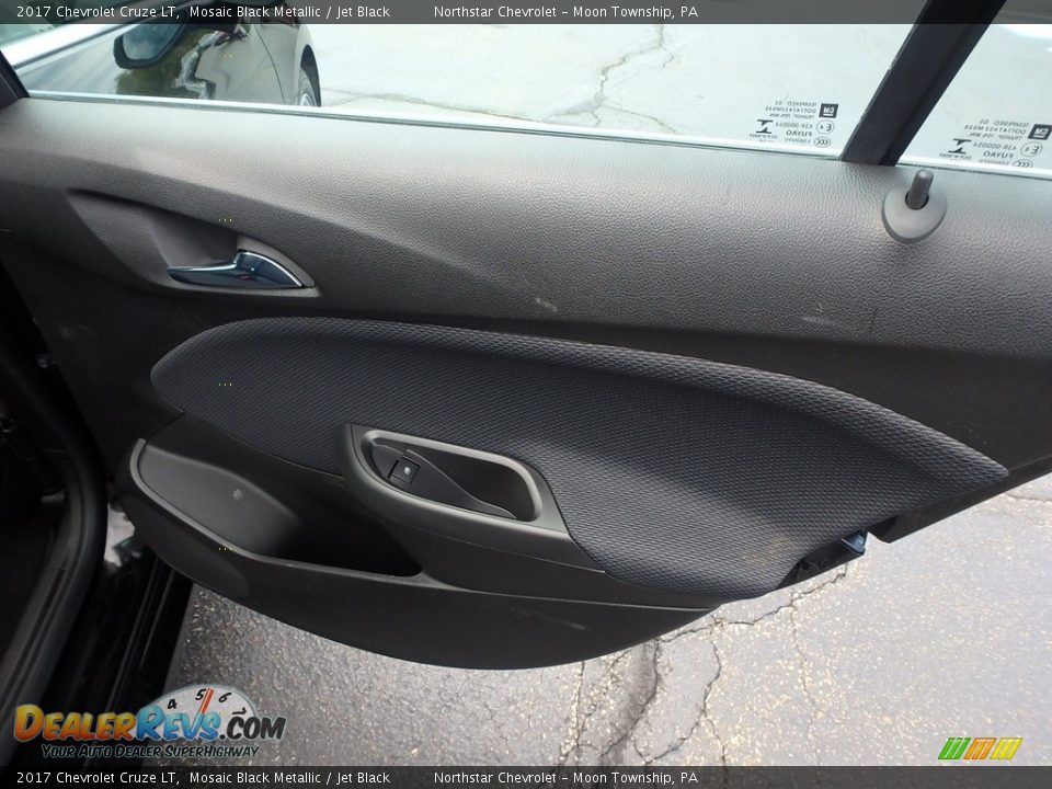 2017 Chevrolet Cruze LT Mosaic Black Metallic / Jet Black Photo #19