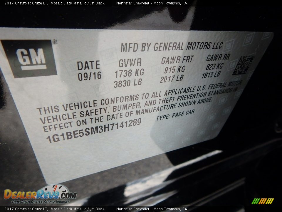 2017 Chevrolet Cruze LT Mosaic Black Metallic / Jet Black Photo #28