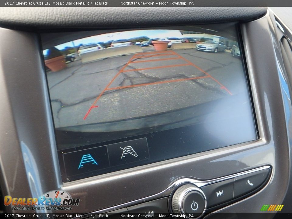 2017 Chevrolet Cruze LT Mosaic Black Metallic / Jet Black Photo #30