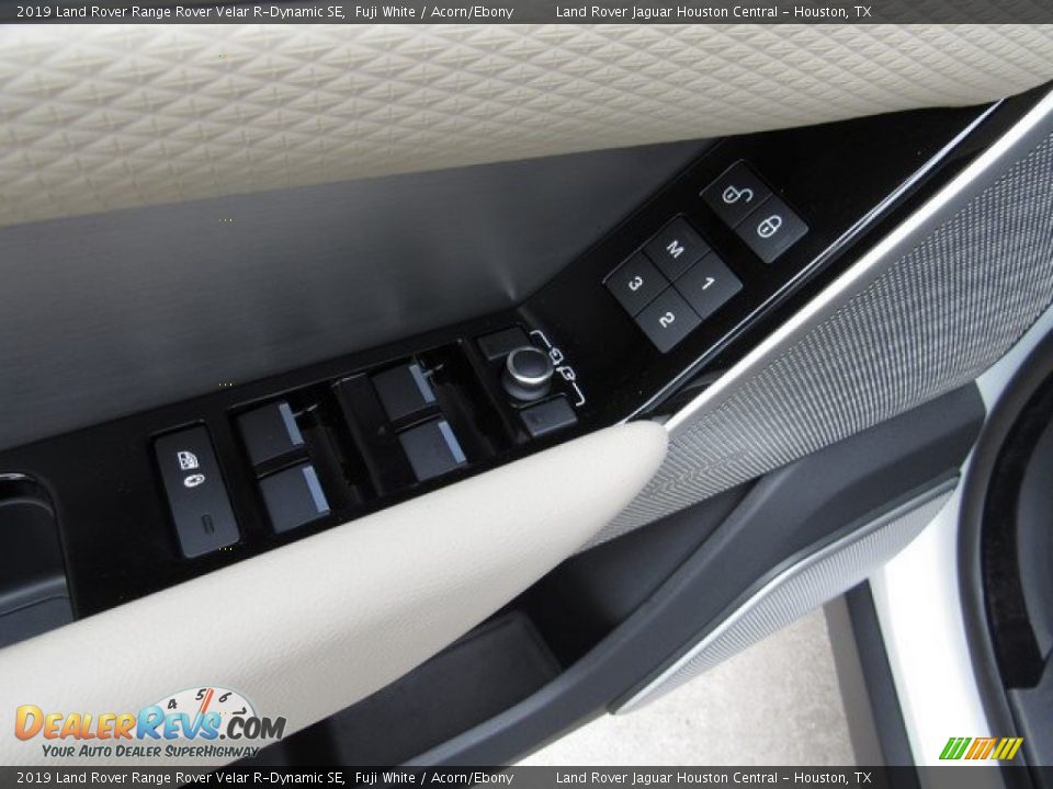 Controls of 2019 Land Rover Range Rover Velar R-Dynamic SE Photo #25