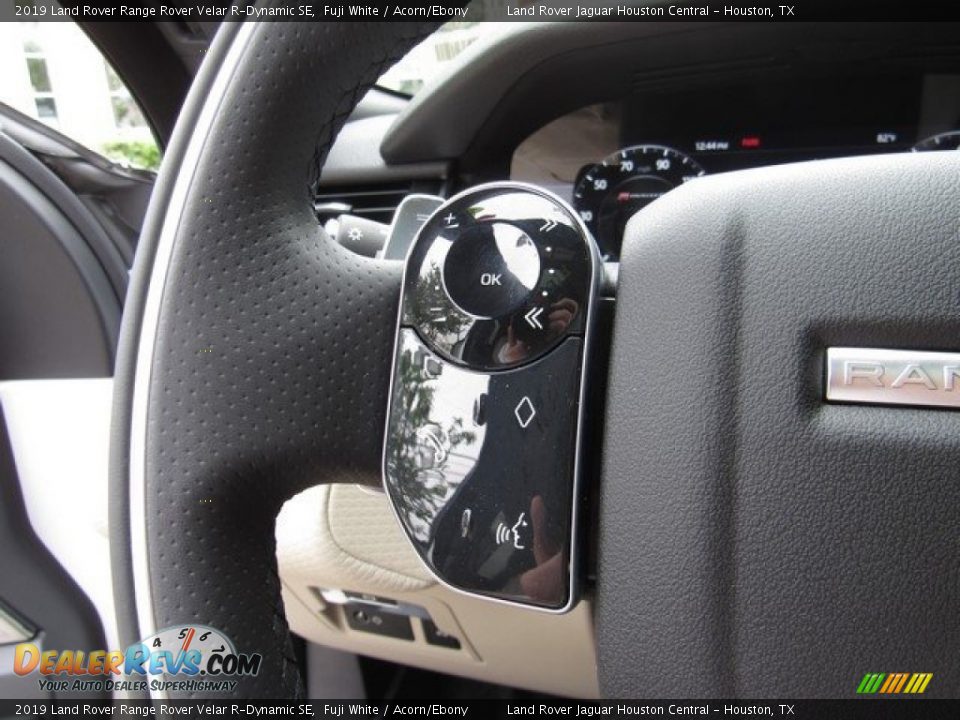 2019 Land Rover Range Rover Velar R-Dynamic SE Steering Wheel Photo #28