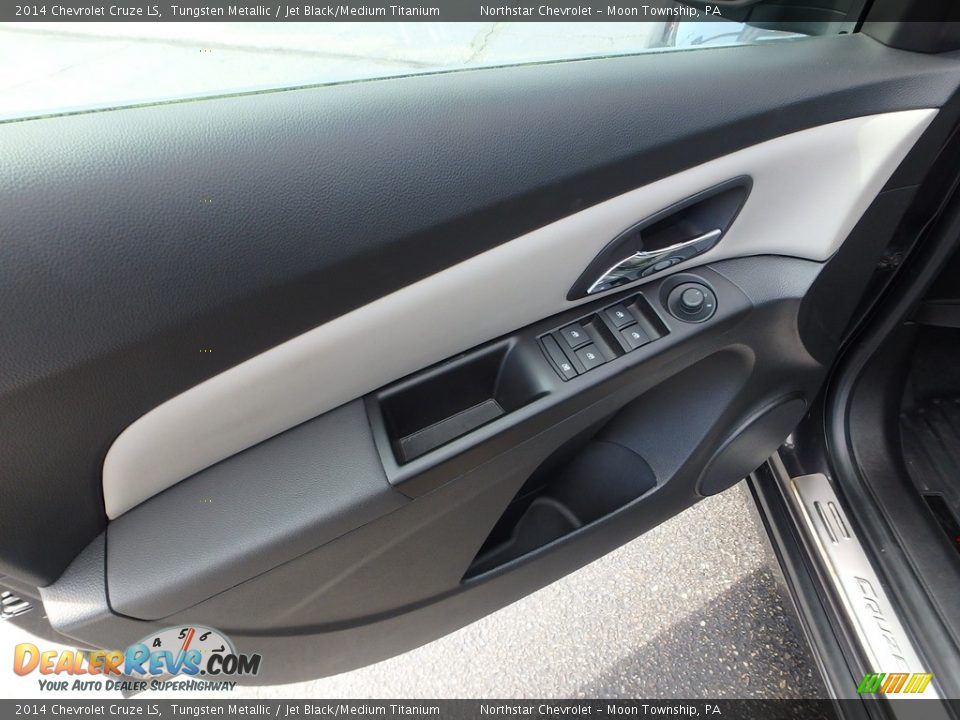 2014 Chevrolet Cruze LS Tungsten Metallic / Jet Black/Medium Titanium Photo #24