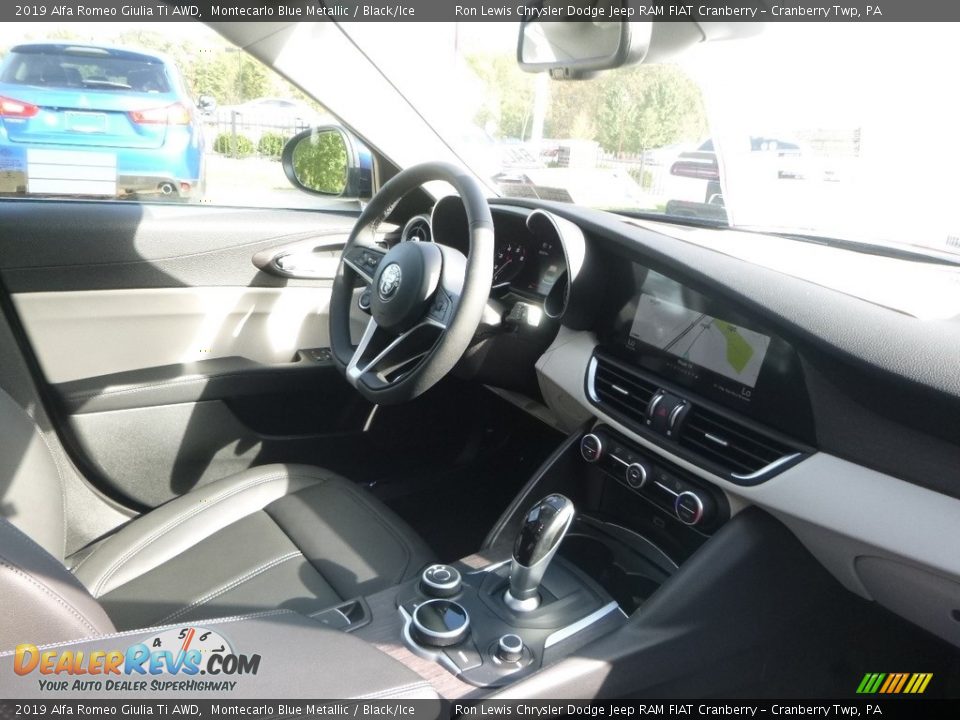 2019 Alfa Romeo Giulia Ti AWD Montecarlo Blue Metallic / Black/Ice Photo #15