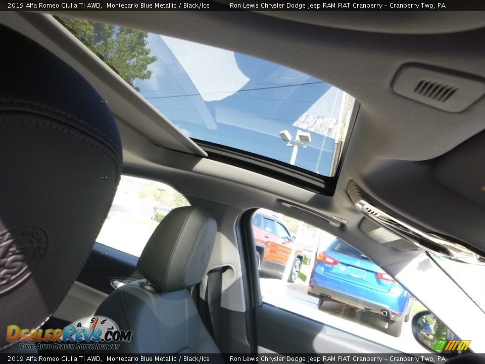 2019 Alfa Romeo Giulia Ti AWD Montecarlo Blue Metallic / Black/Ice Photo #16