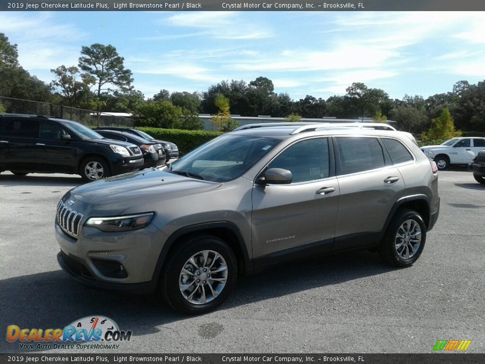 2019 Jeep Cherokee Latitude Plus Light Brownstone Pearl / Black Photo #1