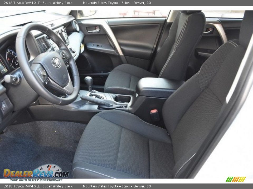 2018 Toyota RAV4 XLE Super White / Black Photo #6