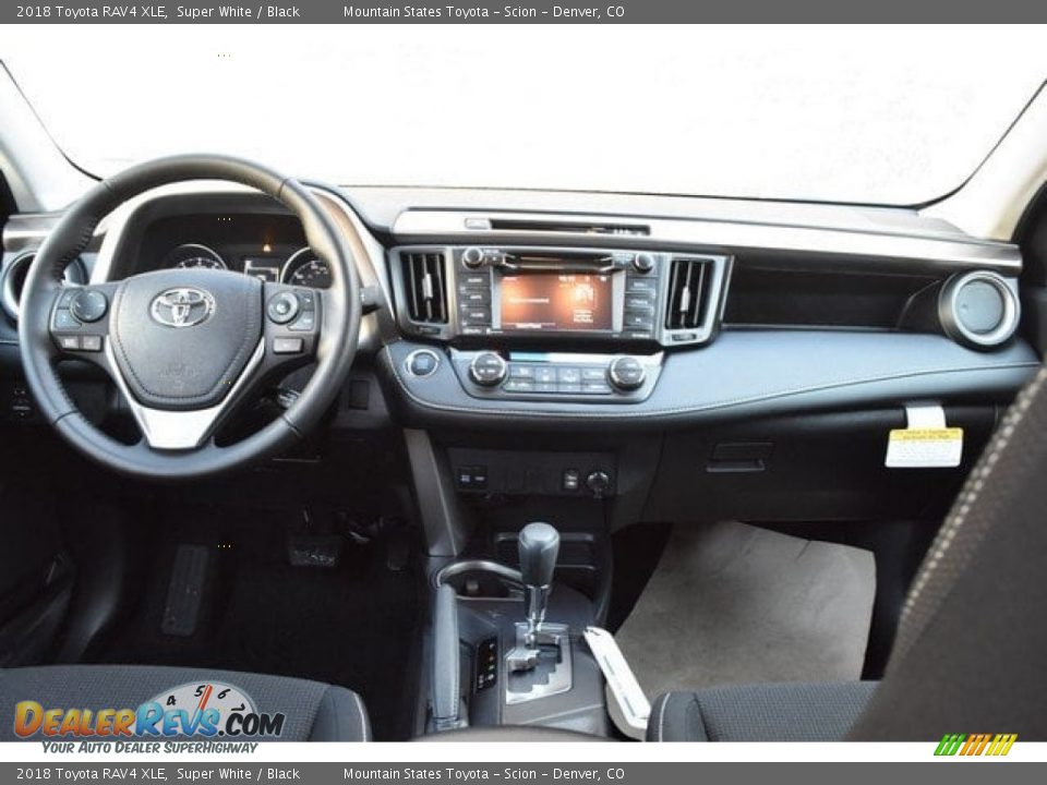 2018 Toyota RAV4 XLE Super White / Black Photo #8