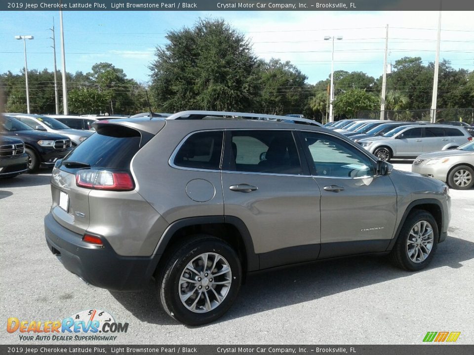 2019 Jeep Cherokee Latitude Plus Light Brownstone Pearl / Black Photo #4