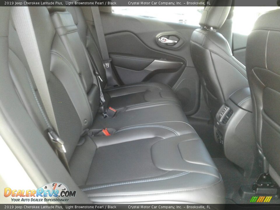 2019 Jeep Cherokee Latitude Plus Light Brownstone Pearl / Black Photo #10