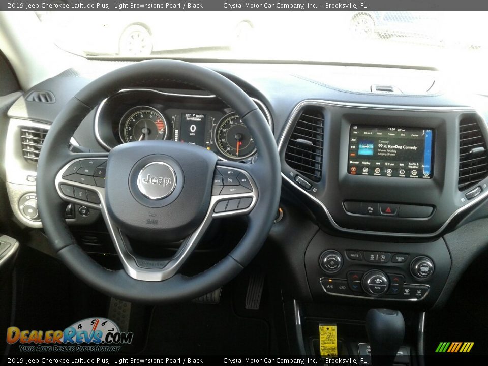 2019 Jeep Cherokee Latitude Plus Light Brownstone Pearl / Black Photo #12