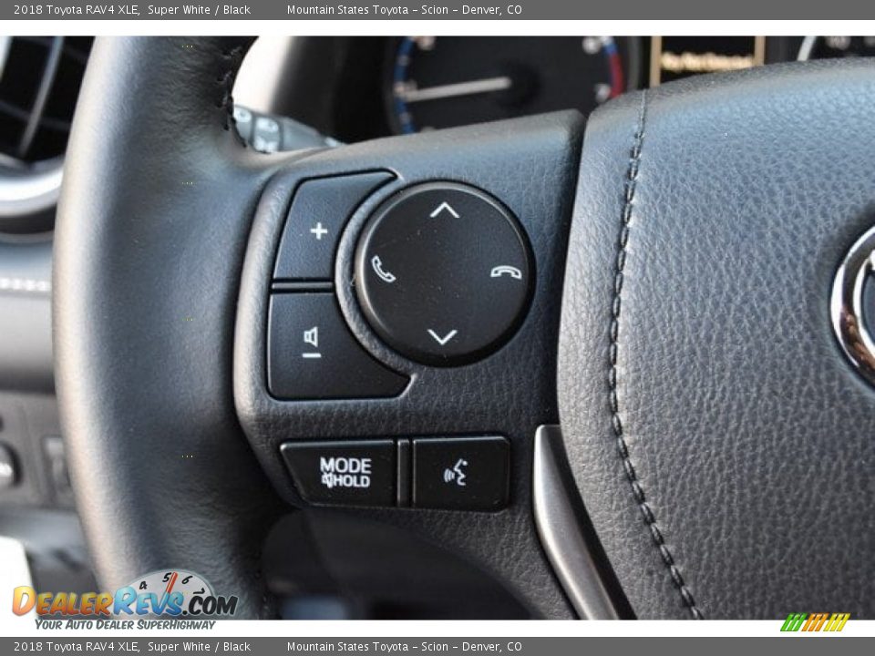 2018 Toyota RAV4 XLE Super White / Black Photo #27