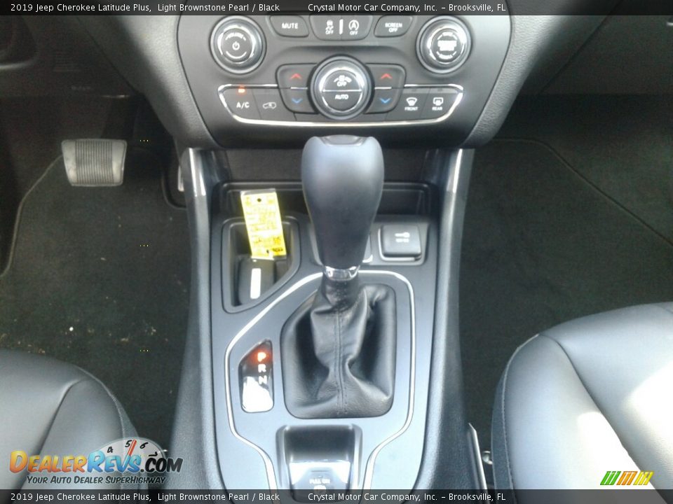 2019 Jeep Cherokee Latitude Plus Light Brownstone Pearl / Black Photo #15