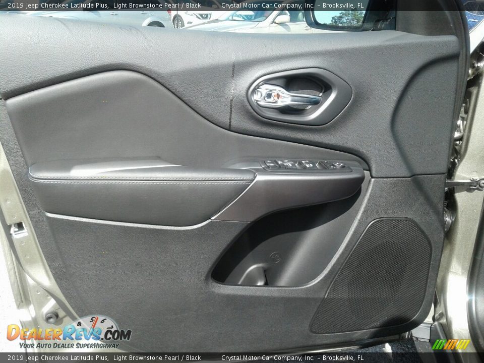 2019 Jeep Cherokee Latitude Plus Light Brownstone Pearl / Black Photo #16