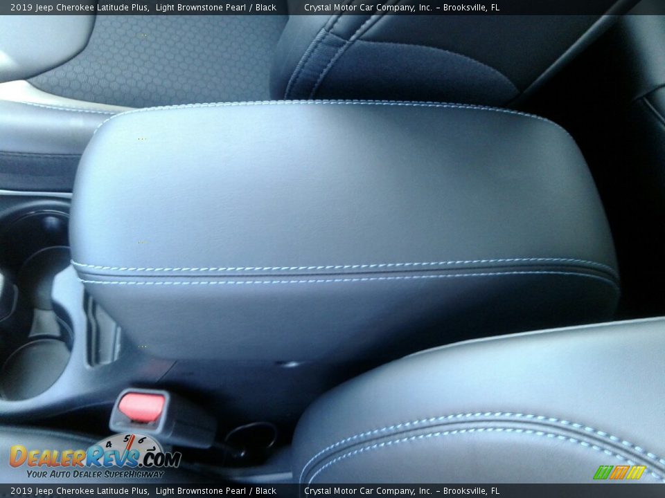 2019 Jeep Cherokee Latitude Plus Light Brownstone Pearl / Black Photo #17