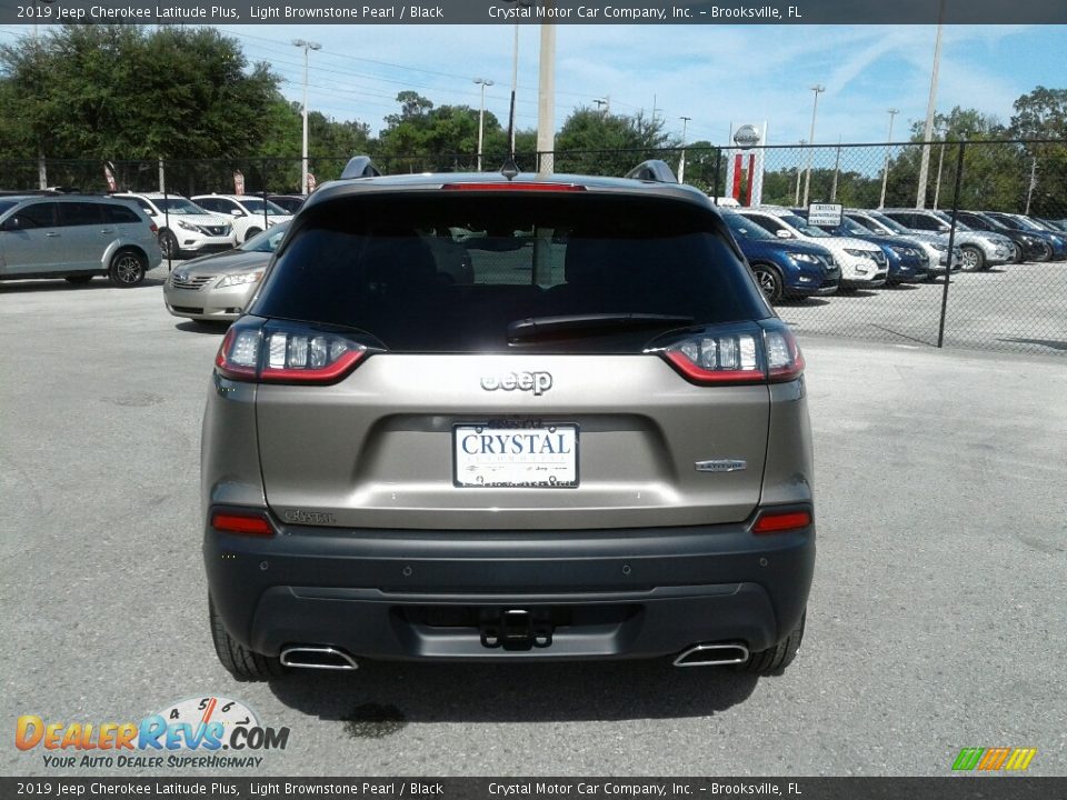 2019 Jeep Cherokee Latitude Plus Light Brownstone Pearl / Black Photo #20
