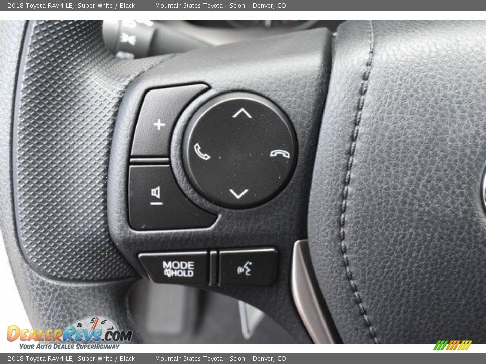 2018 Toyota RAV4 LE Super White / Black Photo #26