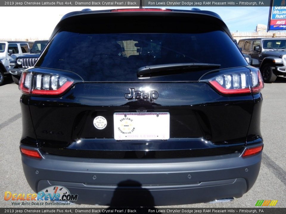 2019 Jeep Cherokee Latitude Plus 4x4 Diamond Black Crystal Pearl / Black Photo #4