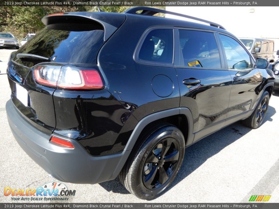 2019 Jeep Cherokee Latitude Plus 4x4 Diamond Black Crystal Pearl / Black Photo #6