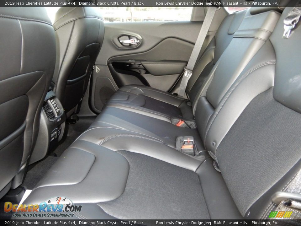 2019 Jeep Cherokee Latitude Plus 4x4 Diamond Black Crystal Pearl / Black Photo #12
