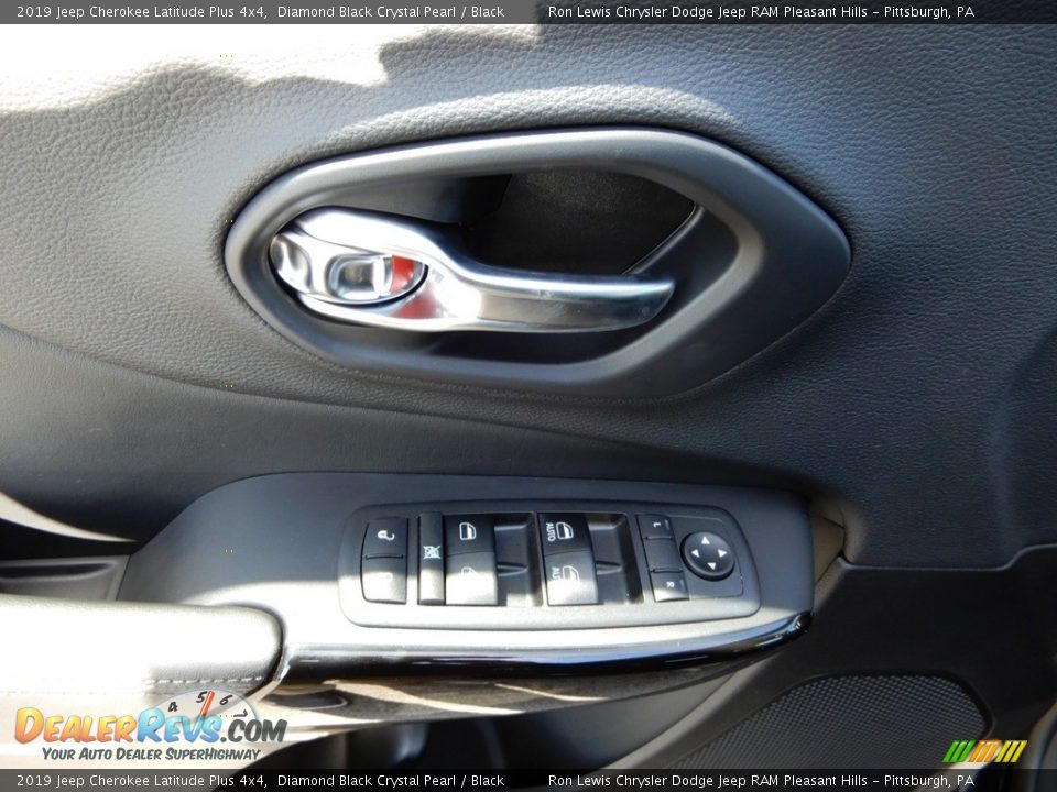 2019 Jeep Cherokee Latitude Plus 4x4 Diamond Black Crystal Pearl / Black Photo #14
