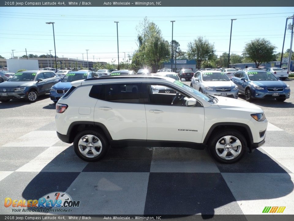 2018 Jeep Compass Latitude 4x4 White / Black Photo #3