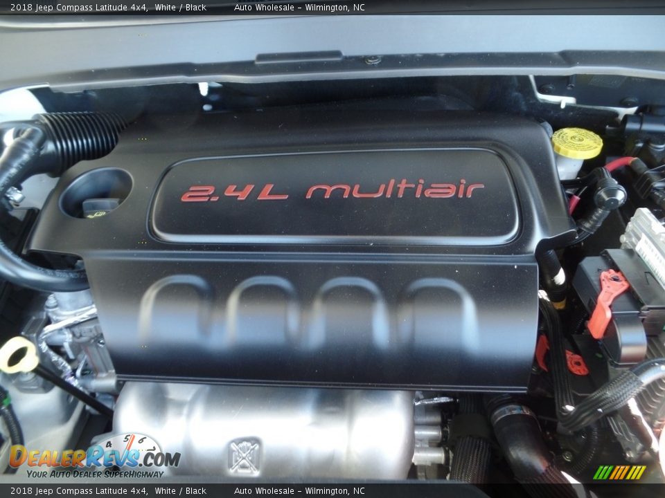 2018 Jeep Compass Latitude 4x4 White / Black Photo #6