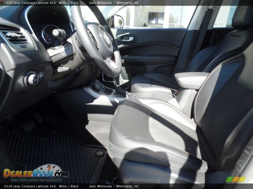 2018 Jeep Compass Latitude 4x4 White / Black Photo #11