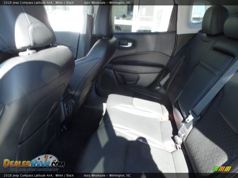 2018 Jeep Compass Latitude 4x4 White / Black Photo #12