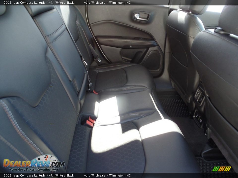 2018 Jeep Compass Latitude 4x4 White / Black Photo #14