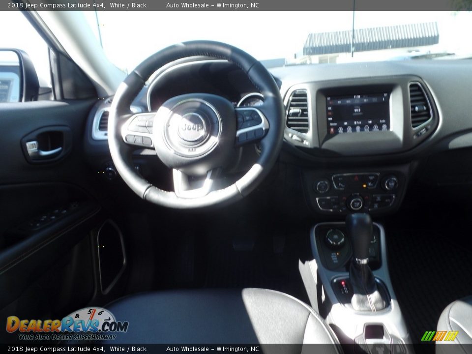 2018 Jeep Compass Latitude 4x4 White / Black Photo #15
