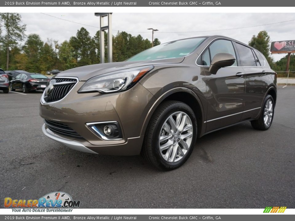Front 3/4 View of 2019 Buick Envision Premium II AWD Photo #3