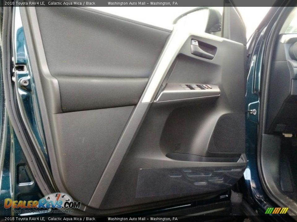 2018 Toyota RAV4 LE Galactic Aqua Mica / Black Photo #8