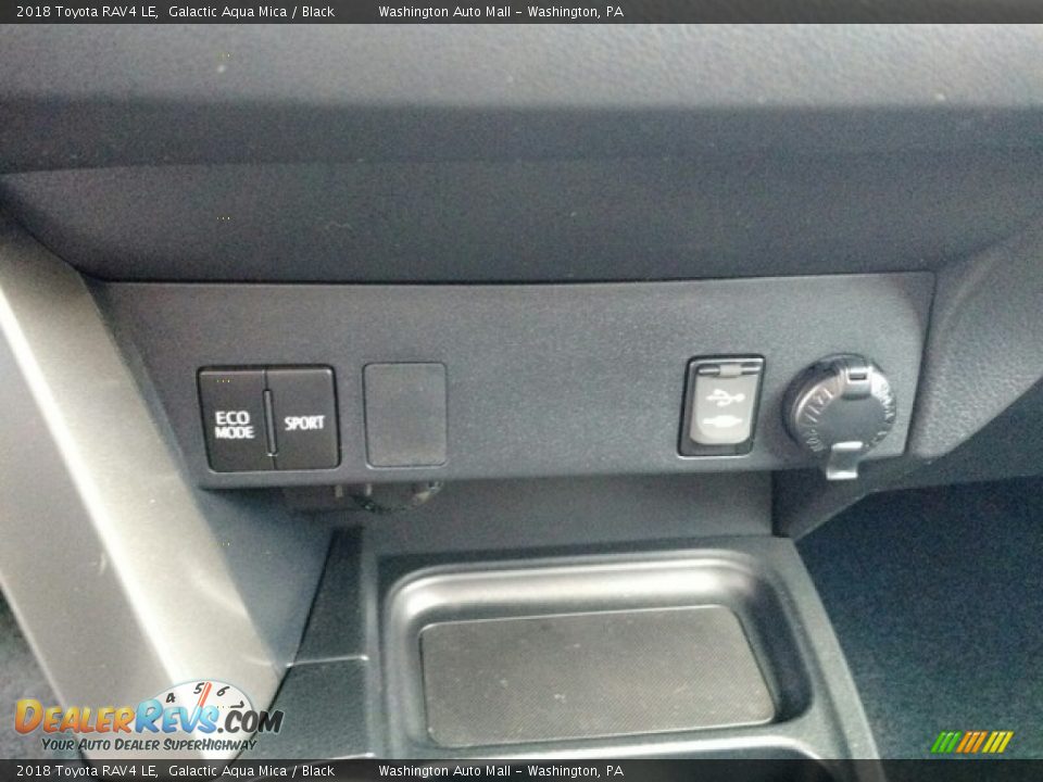 2018 Toyota RAV4 LE Galactic Aqua Mica / Black Photo #15