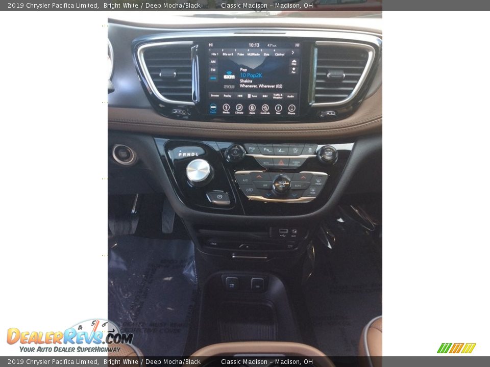 Controls of 2019 Chrysler Pacifica Limited Photo #13