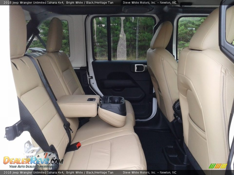2018 Jeep Wrangler Unlimited Sahara 4x4 Bright White / Black/Heritage Tan Photo #14