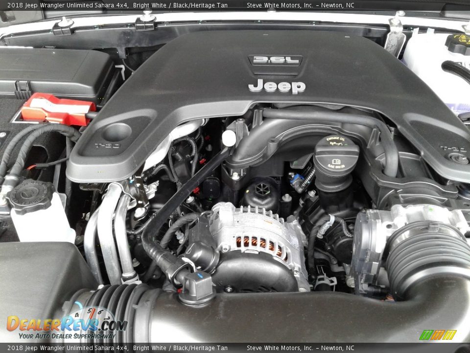 2018 Jeep Wrangler Unlimited Sahara 4x4 Bright White / Black/Heritage Tan Photo #31