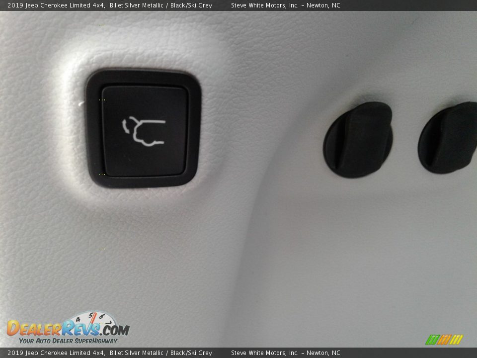 2019 Jeep Cherokee Limited 4x4 Billet Silver Metallic / Black/Ski Grey Photo #12