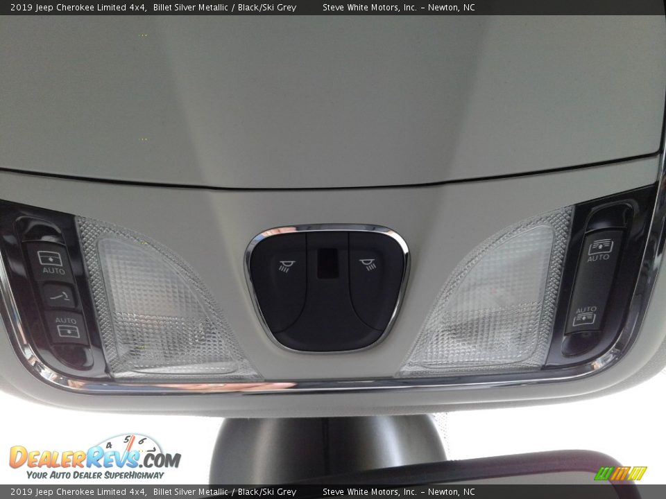 2019 Jeep Cherokee Limited 4x4 Billet Silver Metallic / Black/Ski Grey Photo #32