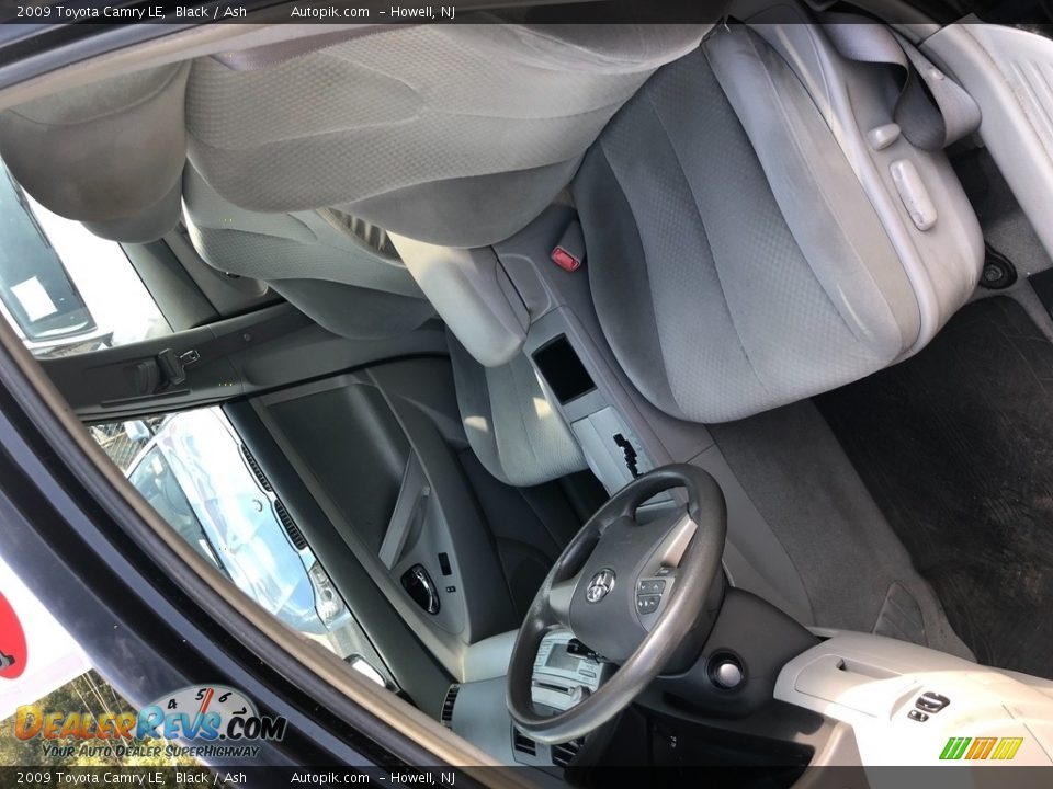 2009 Toyota Camry LE Black / Ash Photo #14