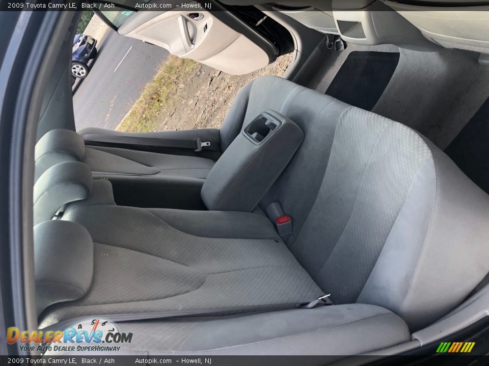 2009 Toyota Camry LE Black / Ash Photo #16