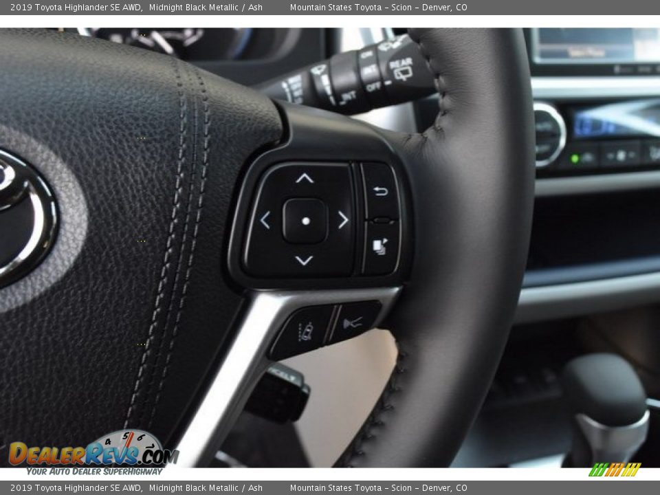 2019 Toyota Highlander SE AWD Steering Wheel Photo #30