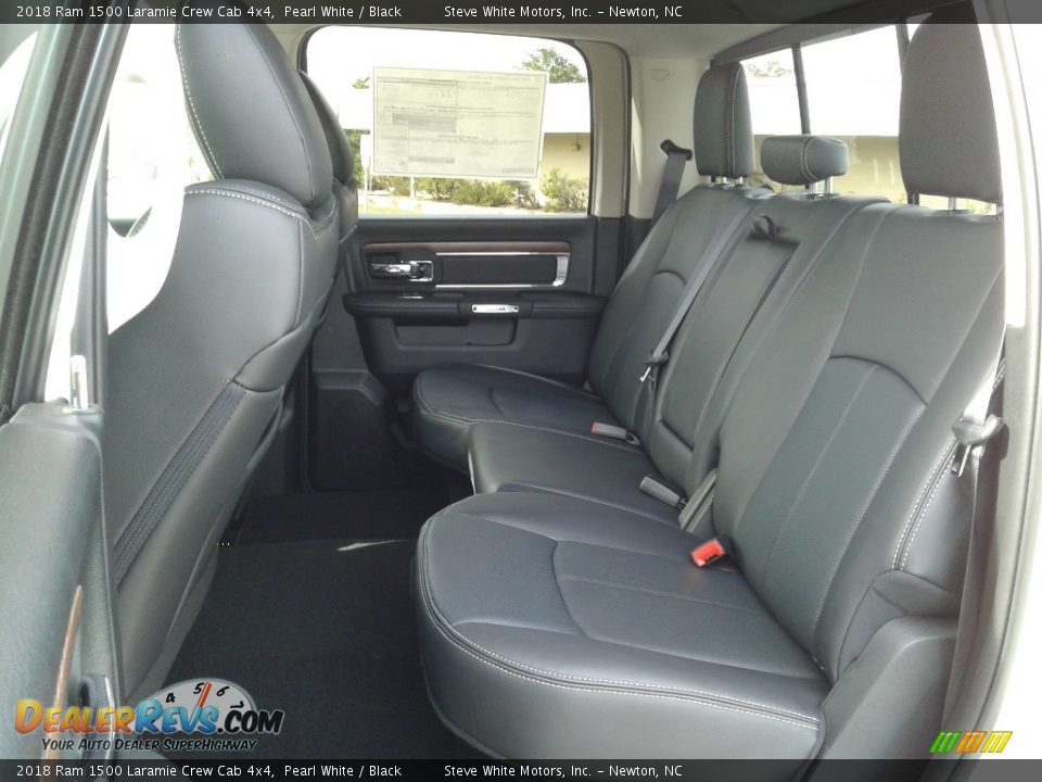 2018 Ram 1500 Laramie Crew Cab 4x4 Pearl White / Black Photo #11