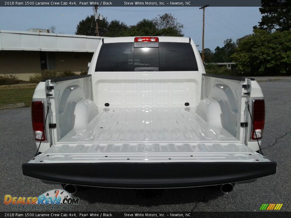 2018 Ram 1500 Laramie Crew Cab 4x4 Pearl White / Black Photo #12