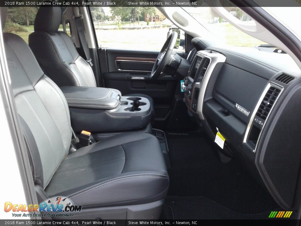 2018 Ram 1500 Laramie Crew Cab 4x4 Pearl White / Black Photo #15